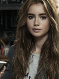 Hunter Kalebs (Lilly Collins)